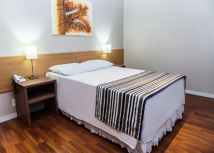 Nacional Inn - próximo ao Complexo Santa Casa e UFRGSHotel Porto Alegre